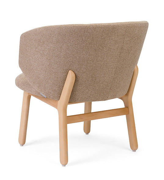 Arco Lounge chair with elegant modern design for relaxation spaces | theMADgroup