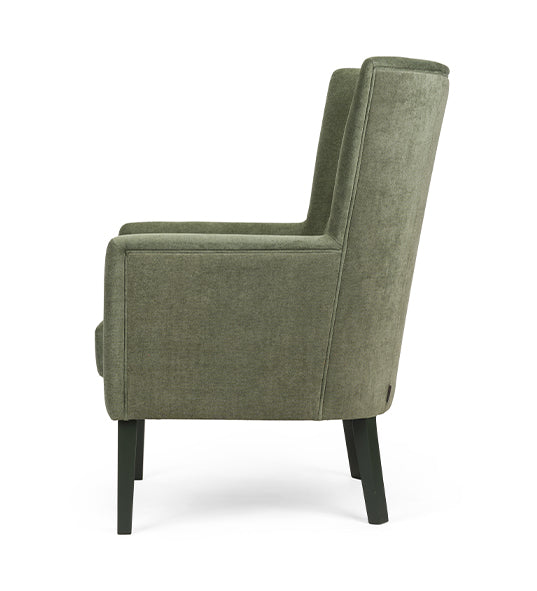 Gaudi BX contemporary lounge chair with bold lines and relaxed posture | theMADgroup