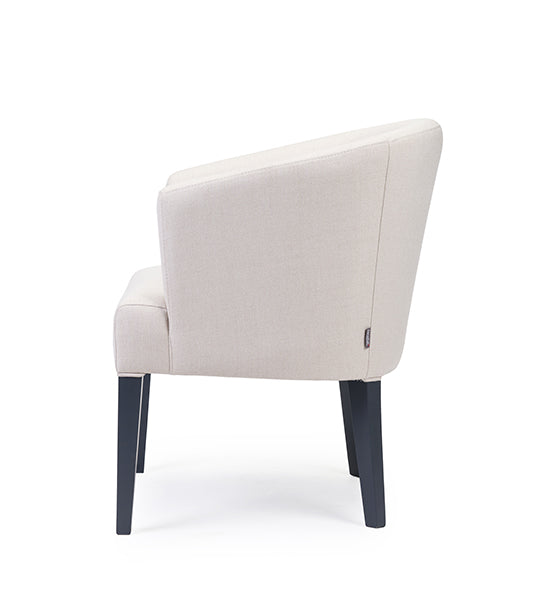 Lua lounge chair with sculpted silhouette and modern elegance | theMADgroup