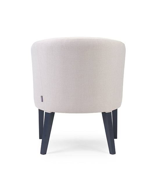 Lua lounge chair with sculpted silhouette and modern elegance | theMADgroup