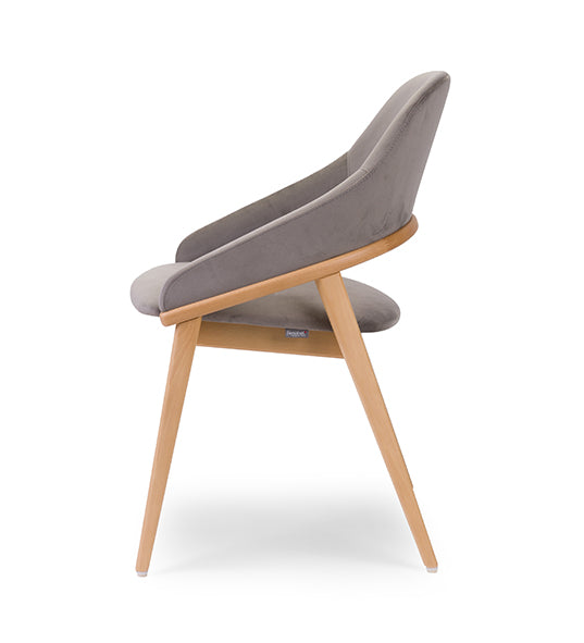 Tagada armchair with curved backrest and cozy modern shape | theMADgroup
