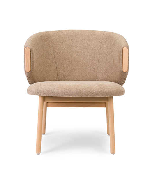 Arco Lounge chair with elegant modern design for relaxation spaces | theMADgroup