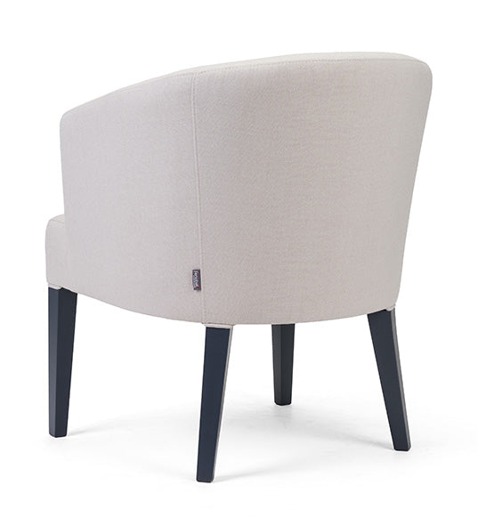 Lua lounge chair with sculpted silhouette and modern elegance | theMADgroup
