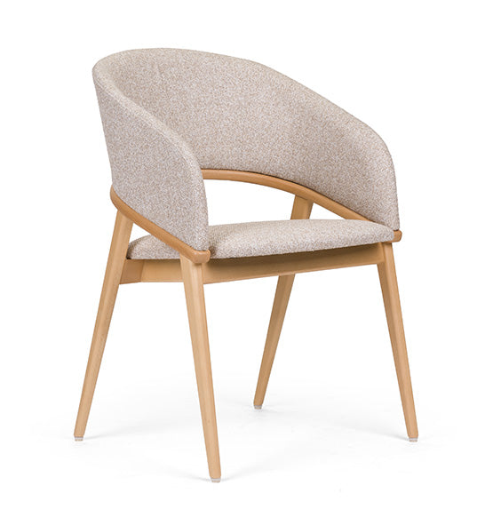Tagada CB armchair with compact design and curved modern form | theMADgroup