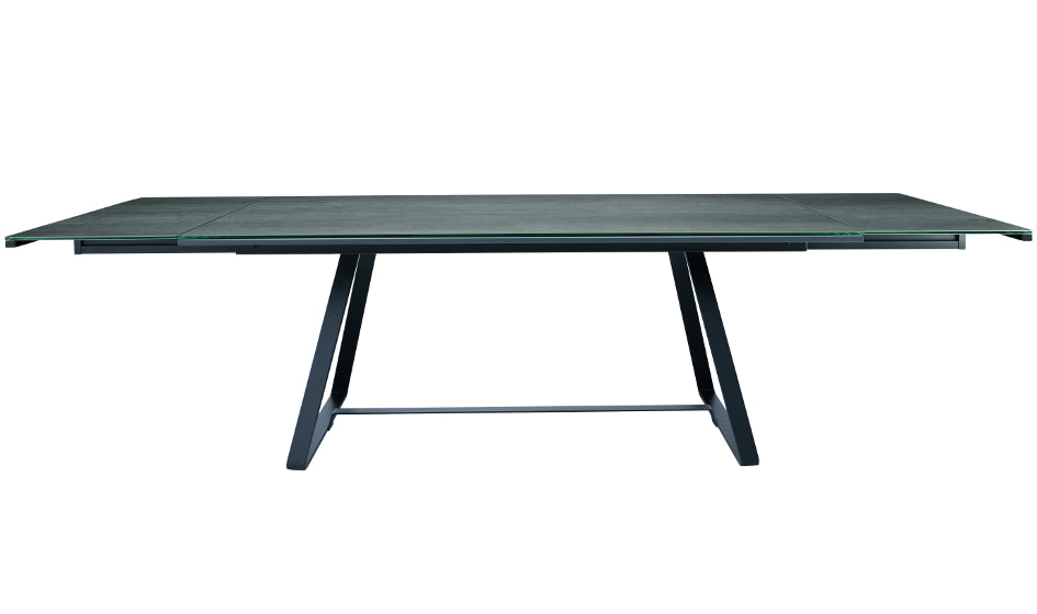 Alfred Extendable Table | Large Elegant Dining Table | theMADgroup