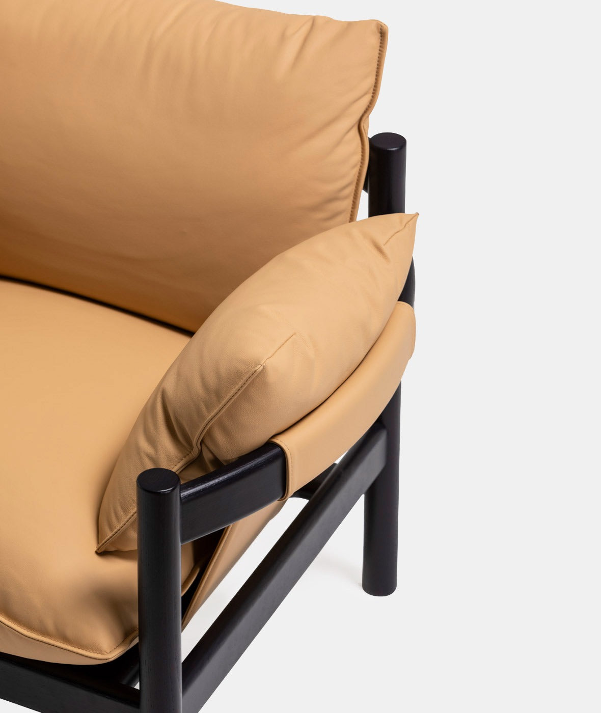 Rento Armchair | Modern Comfort with Elegant Form | TheMADgroup