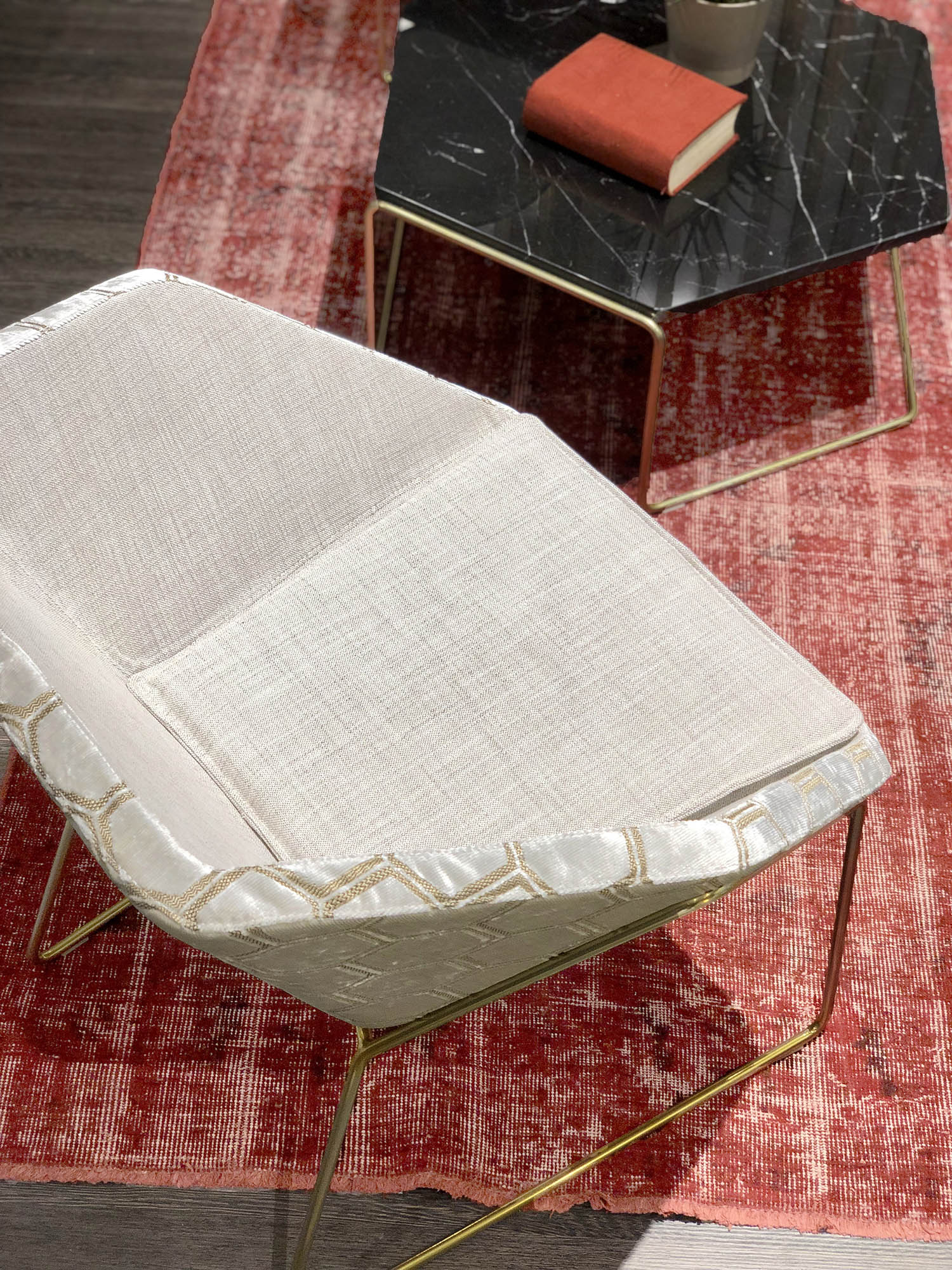 TMG - Hexa Lounge Chair