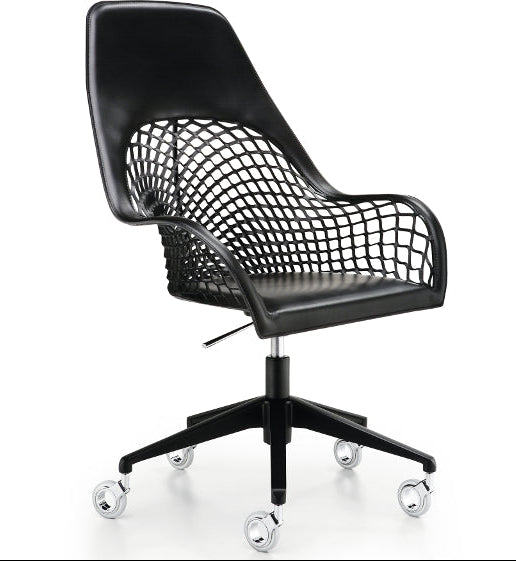 Guapa DPA M CU Armchair | Leather Designer Armchair | theMADgroup