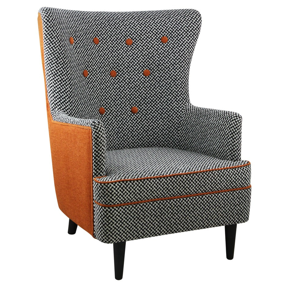 Cambridge sofa with classic design for cozy and elegant living | theMADgroup