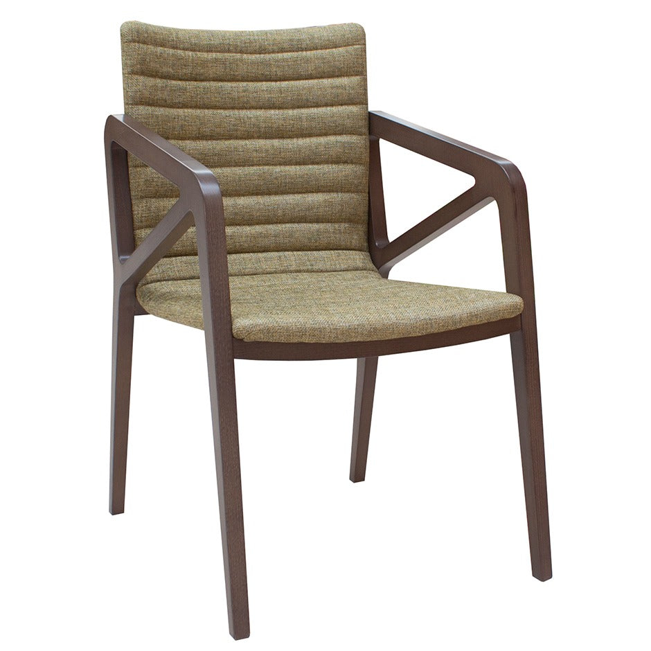 Gula armchair with modern comfort and stylish curved design | theMADgroup