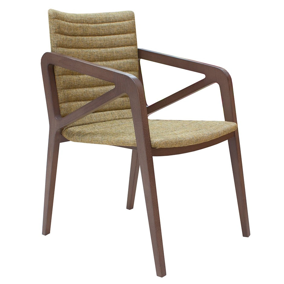 Gula armchair with modern comfort and stylish curved design | theMADgroup