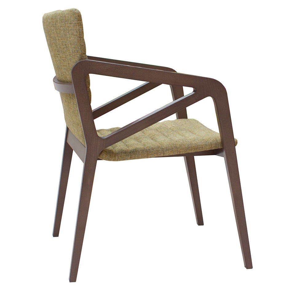 Gula armchair with modern comfort and stylish curved design | theMADgroup