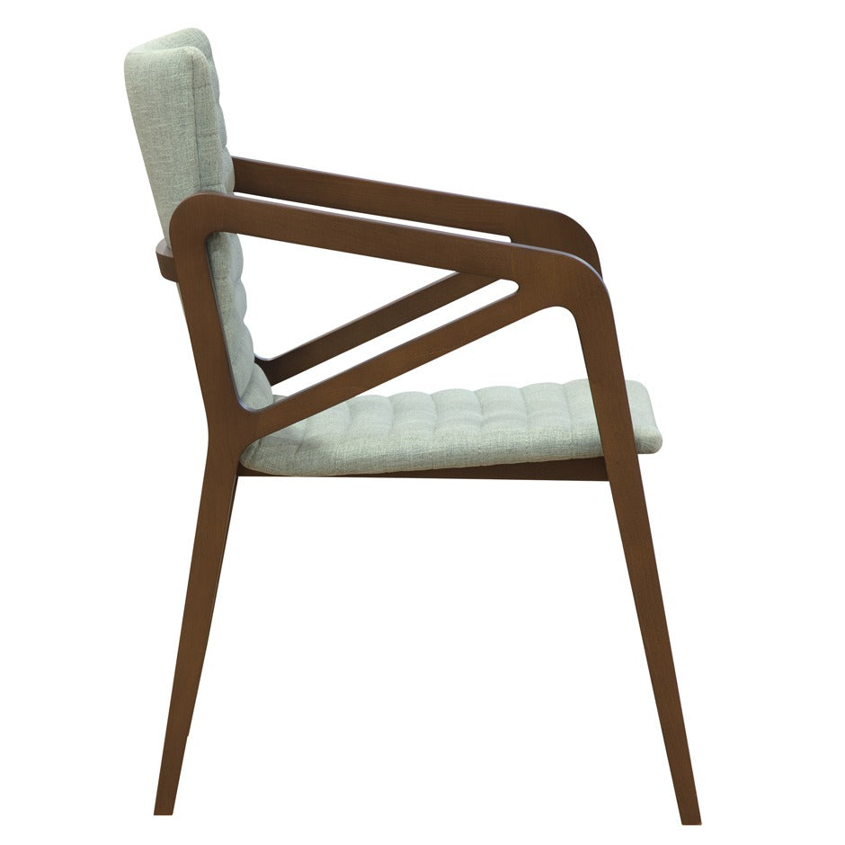 Gula armchair with modern comfort and stylish curved design | theMADgroup