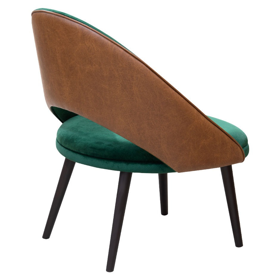 Sinatra Lounge sofa with modern design, ideal for living spaces | theMADgroup
