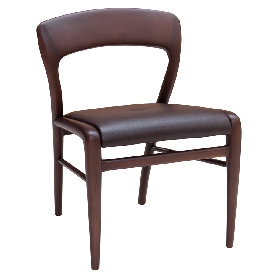 Vetus chair with sleek, modern design and comfort | theMADgroup
