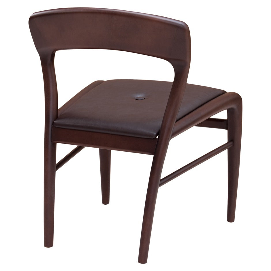 Vetus chair with sleek, modern design and comfort | theMADgroup