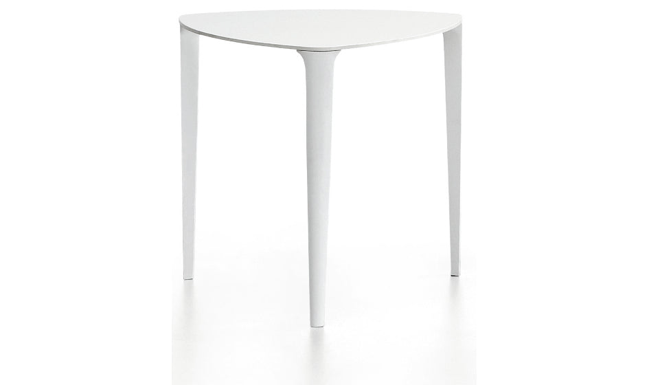 Nenè Triangular Table | Contemporary Triangular Table | theMADgroup