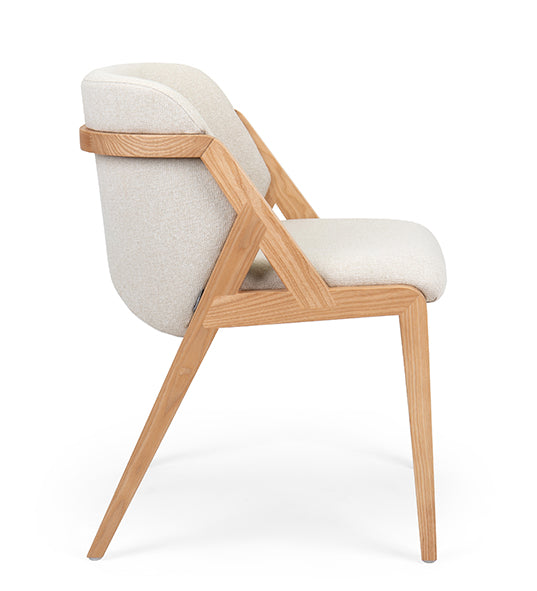 Zazen armchair with low-profile design and modern elegance | theMADgroup