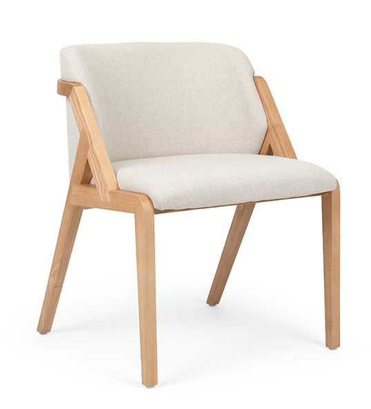 Zazen armchair with low-profile design and modern elegance | theMADgroup